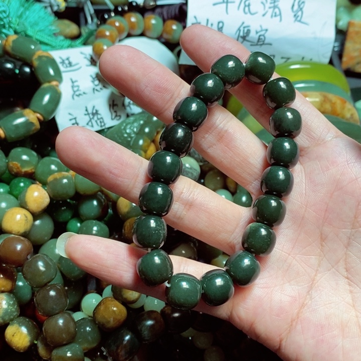 岫岩河磨玉（透闪石质玉）手链未镶嵌