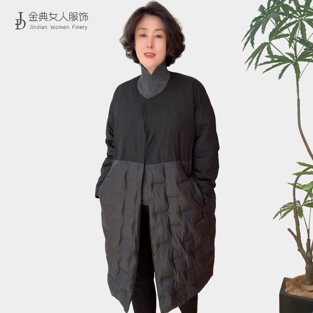 【金典女人服饰】冬季圆领单排扣拼接款羽绒服  宽松长袖女外套5787