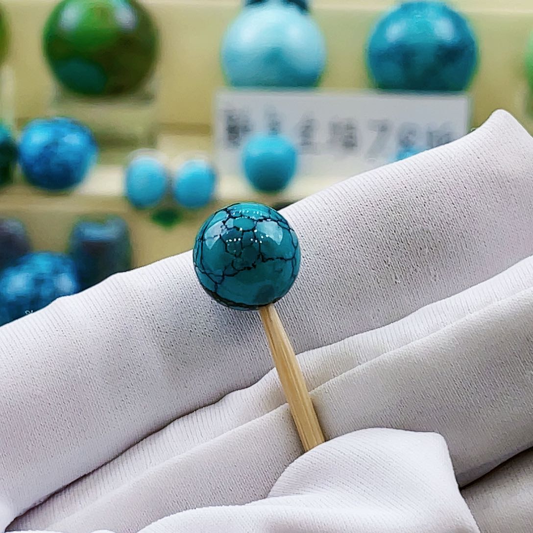 绿松石颈饰未镶嵌