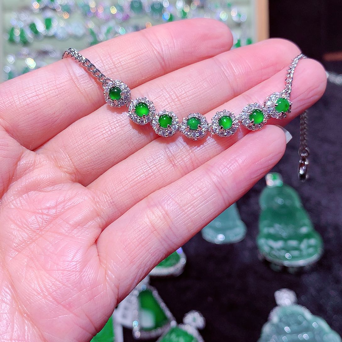 【闪购商品】翡翠吊坠(不含链)未镶嵌