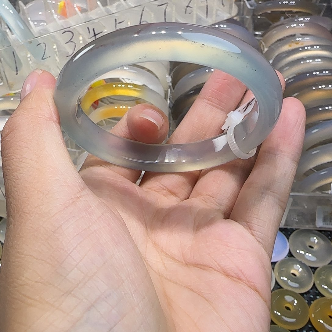 玛瑙/玉髓未镶嵌手镯56漂沙