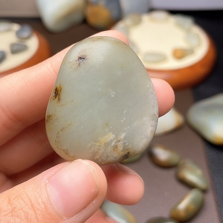 和田玉未镶嵌颈饰18