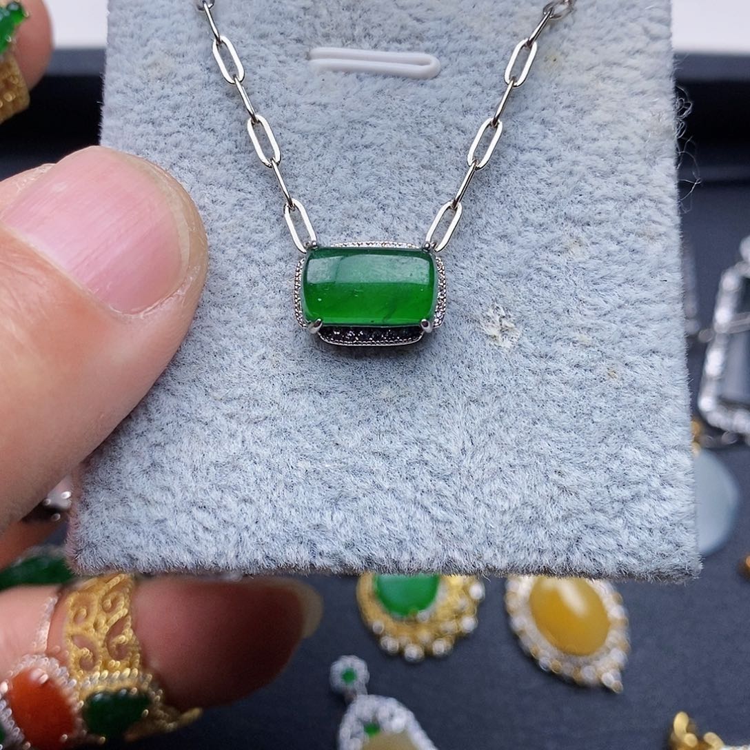 翡翠颈饰银S925镶嵌项链