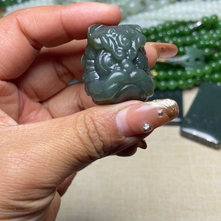 和田玉未镶嵌珠宝半成品