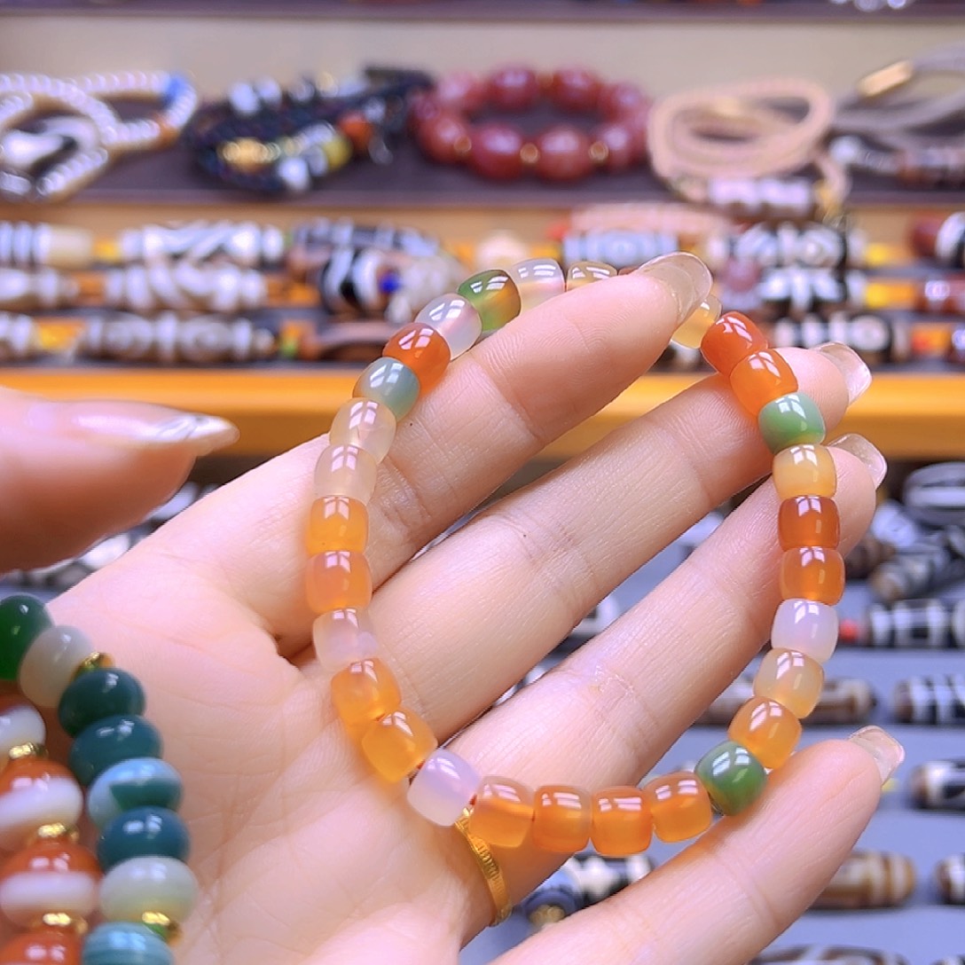 快****玛瑙/玉髓未镶嵌颈饰