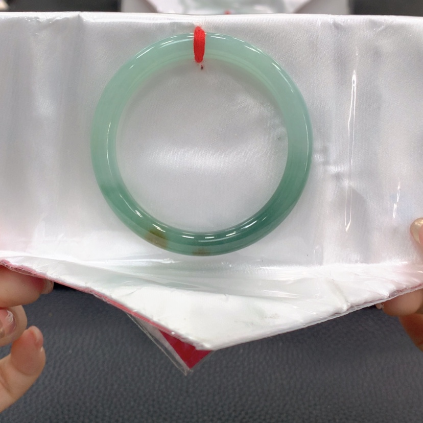 【闪购商品】翡翠手镯未镶嵌翡翠