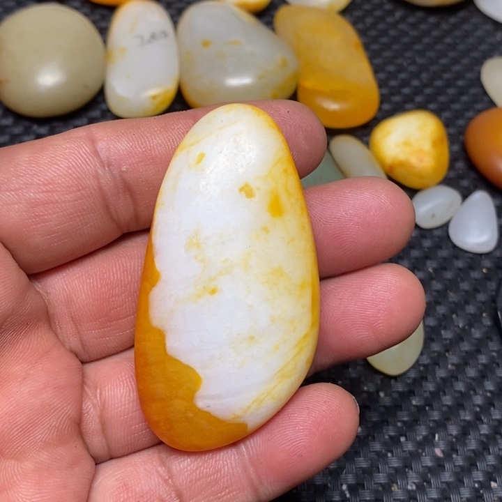 和田玉珠宝奇石未镶嵌