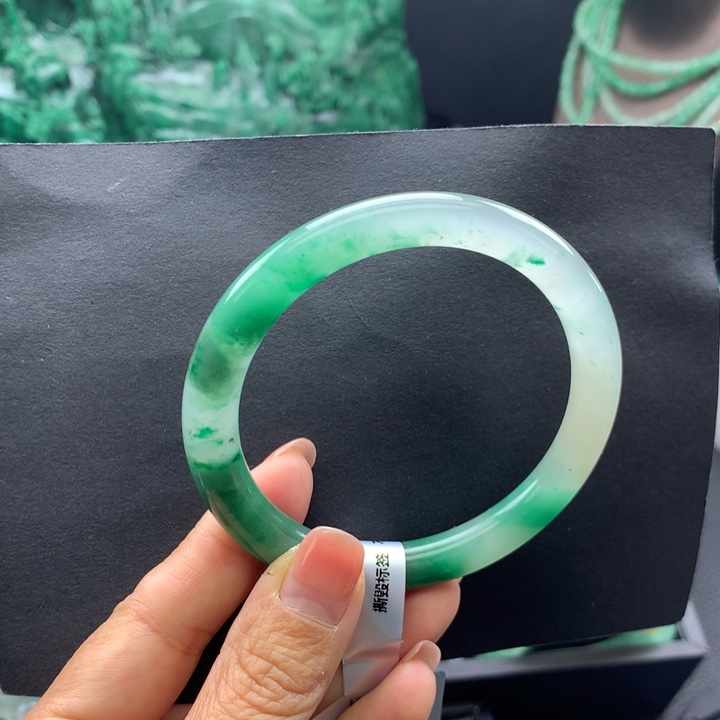 石英质玉未镶嵌手镯