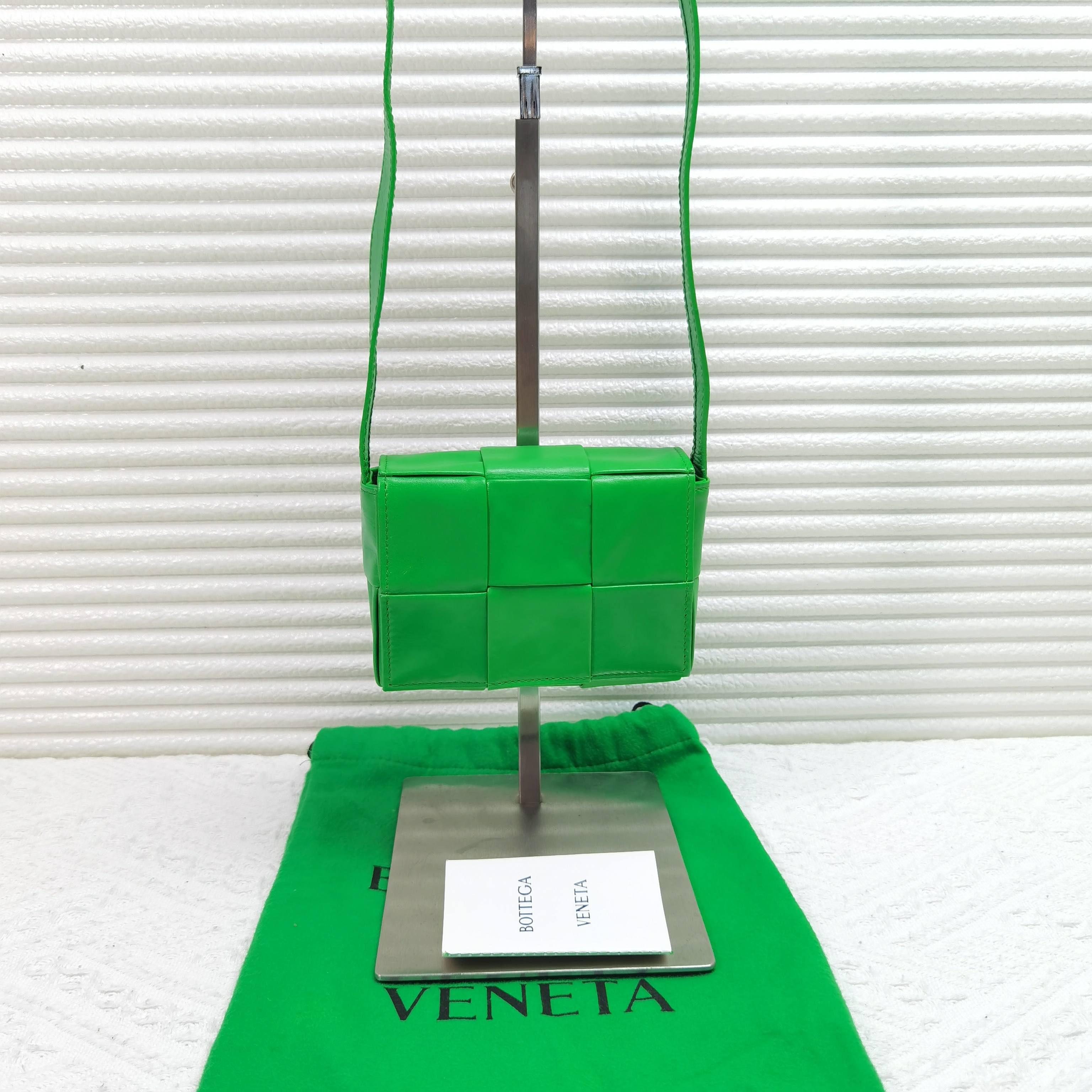 95新 BOTTEGA VENETA/葆蝶家 Bv葆蝶家 cassette 豆腐包斜挎包