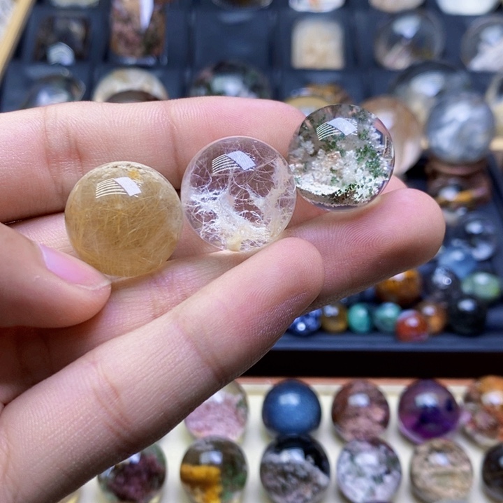 未镶嵌颈饰水晶曹*依水晶