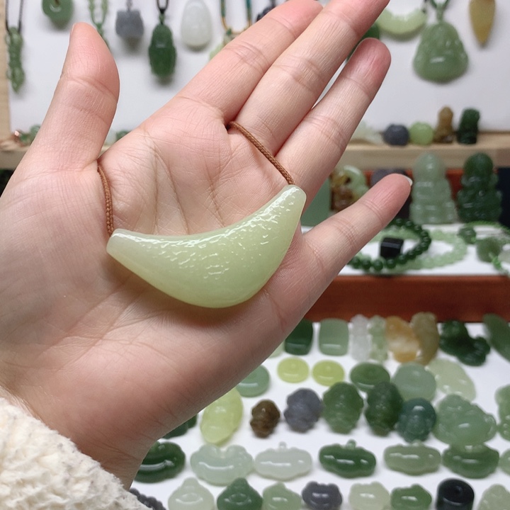 和田玉未镶嵌颈饰