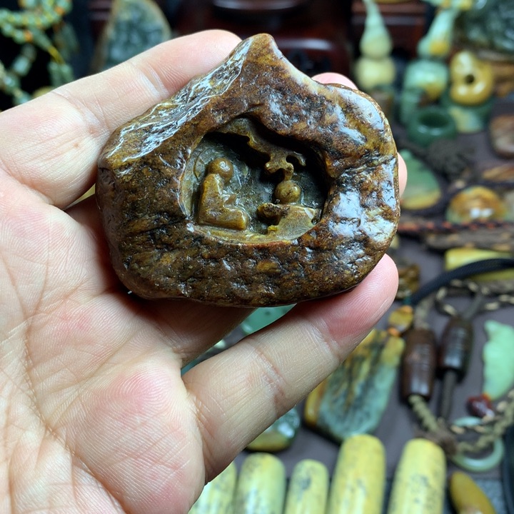 吊坠(赠链)未镶嵌岫岩河磨玉（透闪石质玉）