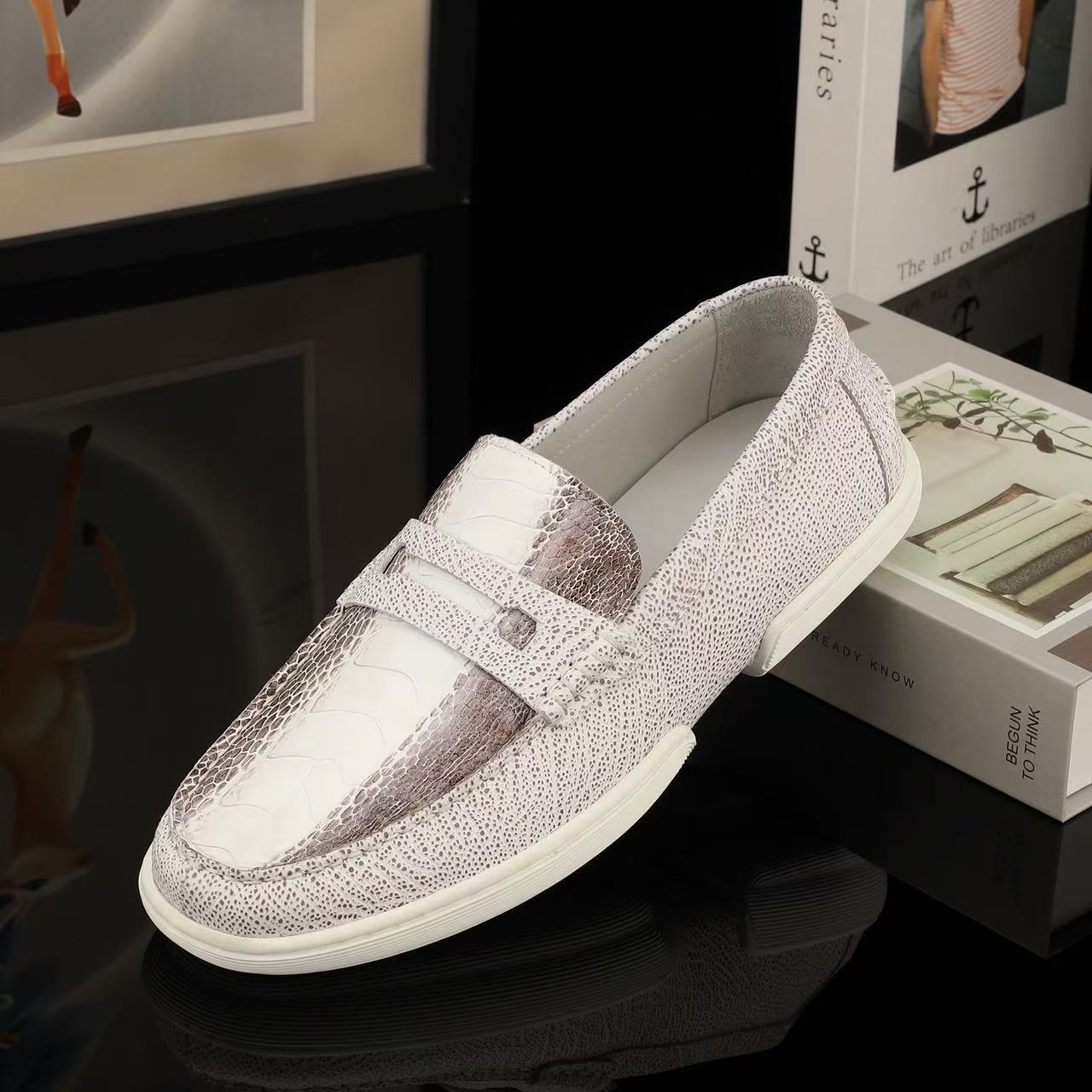 高端鸵鸟脚皮喜马拉雅白豆豆鞋