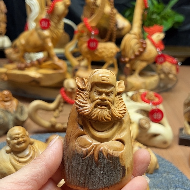 无事牌非洲檀香崖柏摆件