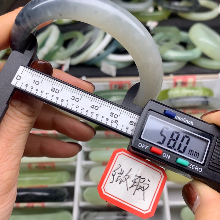 蛇纹石玉未镶嵌手镯864