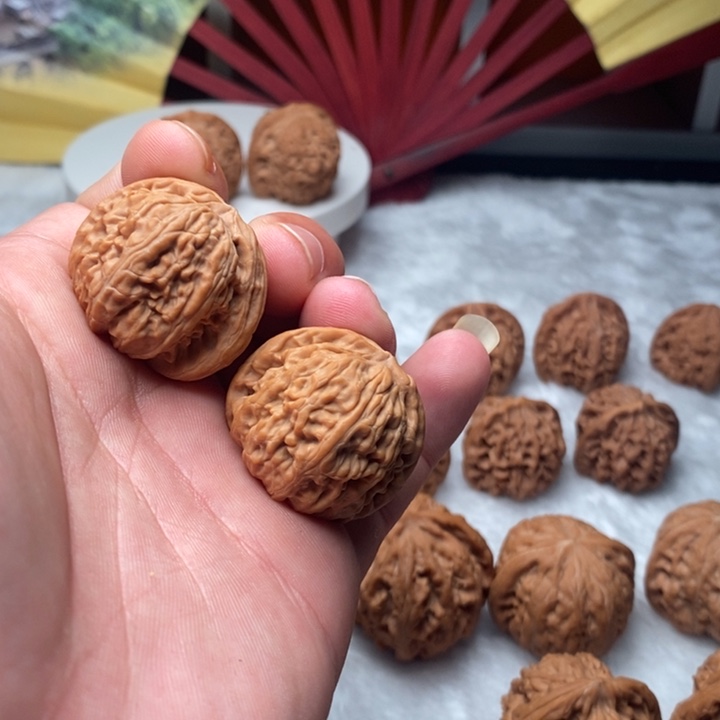 不***ᶠ把件文玩核桃33尺小白狮子