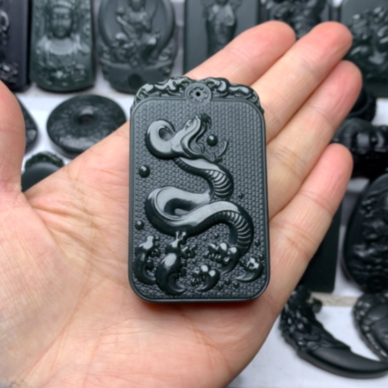 【闪购商品】和田玉颈饰未镶嵌双面雕刻