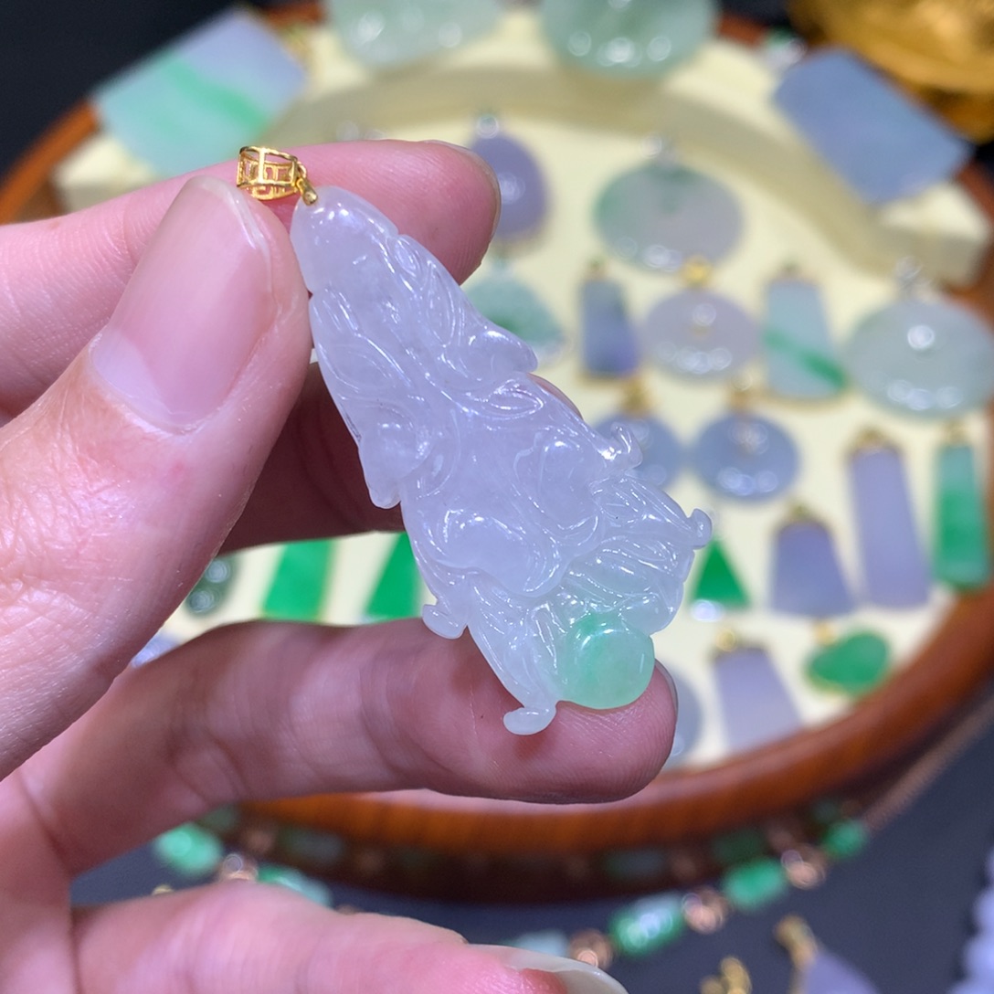 翡翠吊坠(不含链)18K金镶嵌
