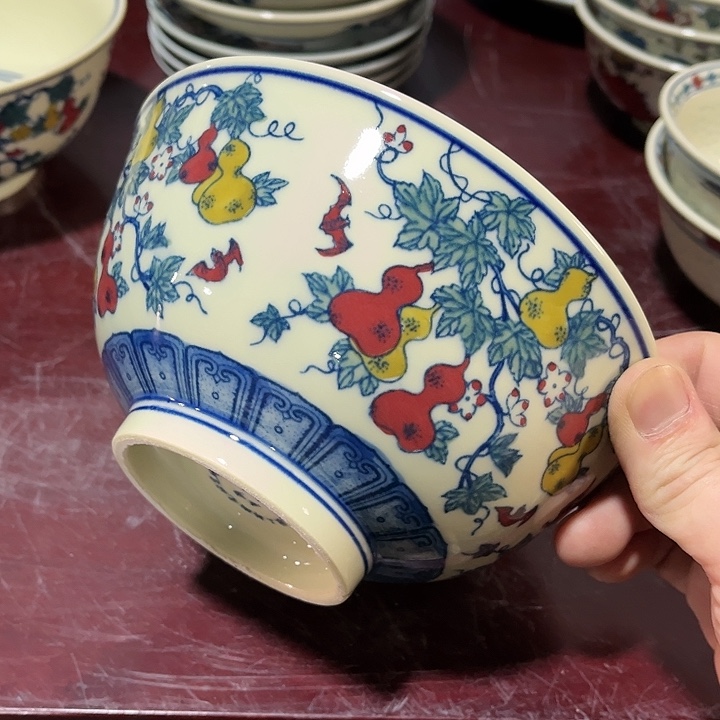 瓷片//////直径16厘米。黄西西。