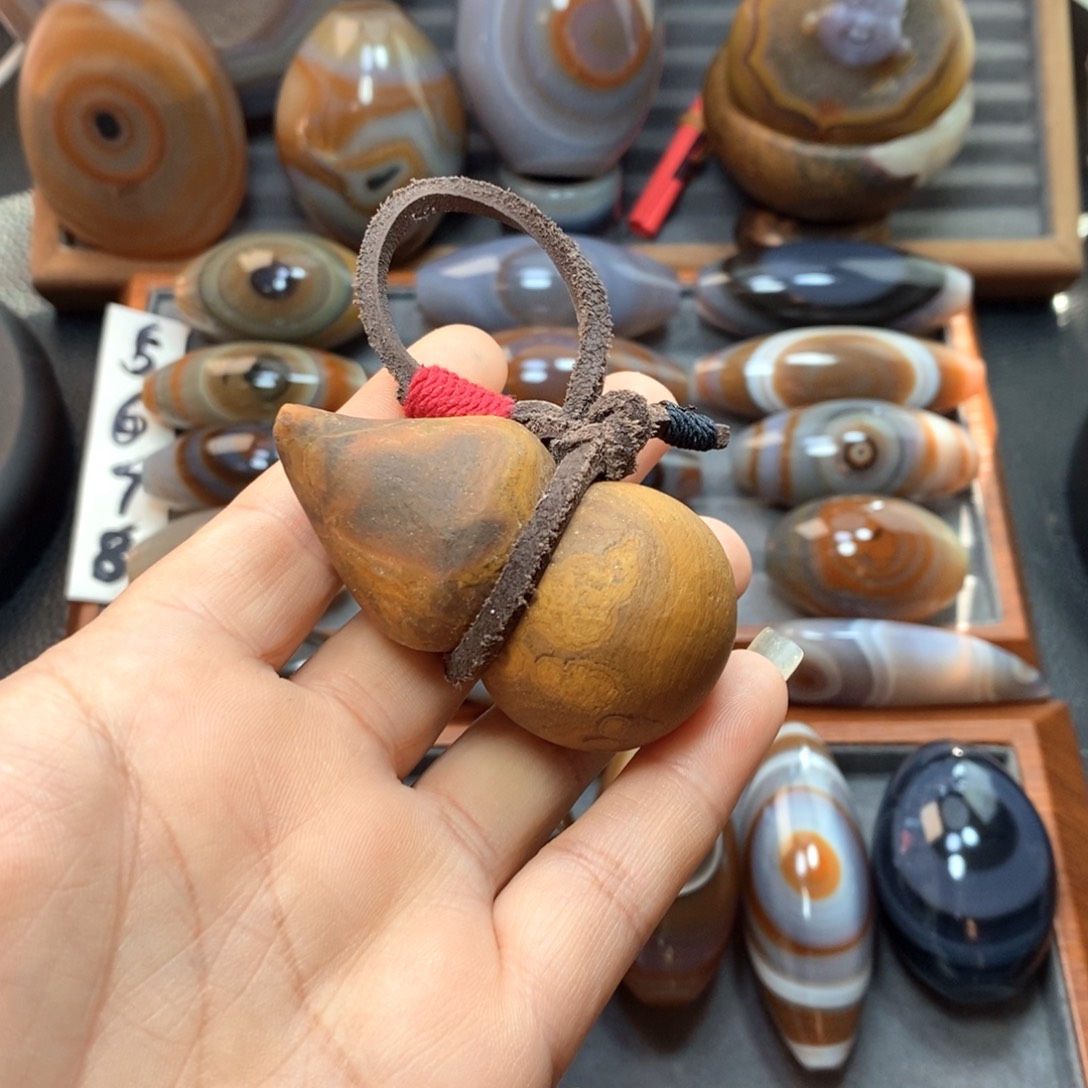 玛瑙/玉髓未镶嵌珠宝奇石