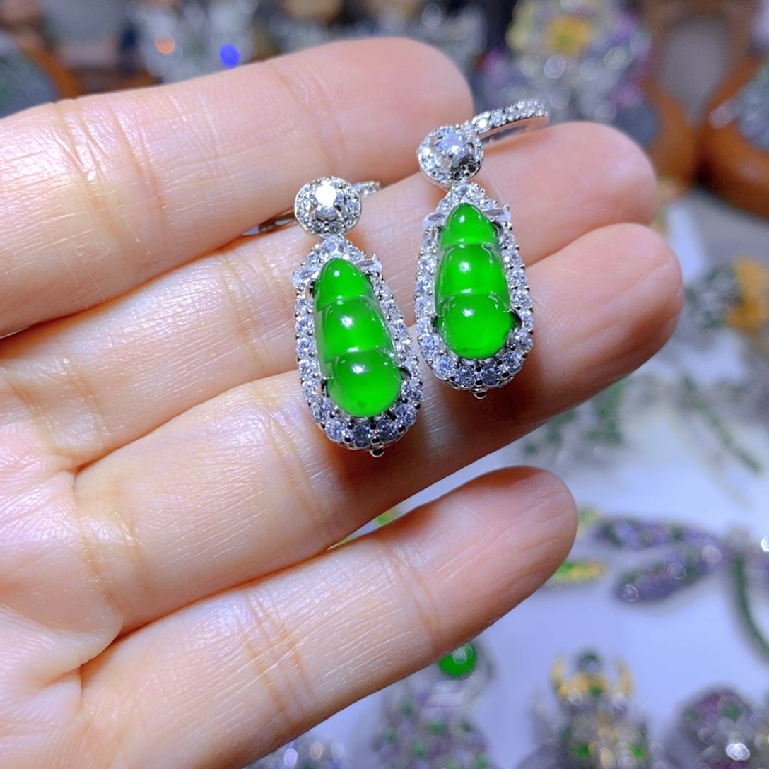 翡翠颈饰银S925镶嵌天然翡翠