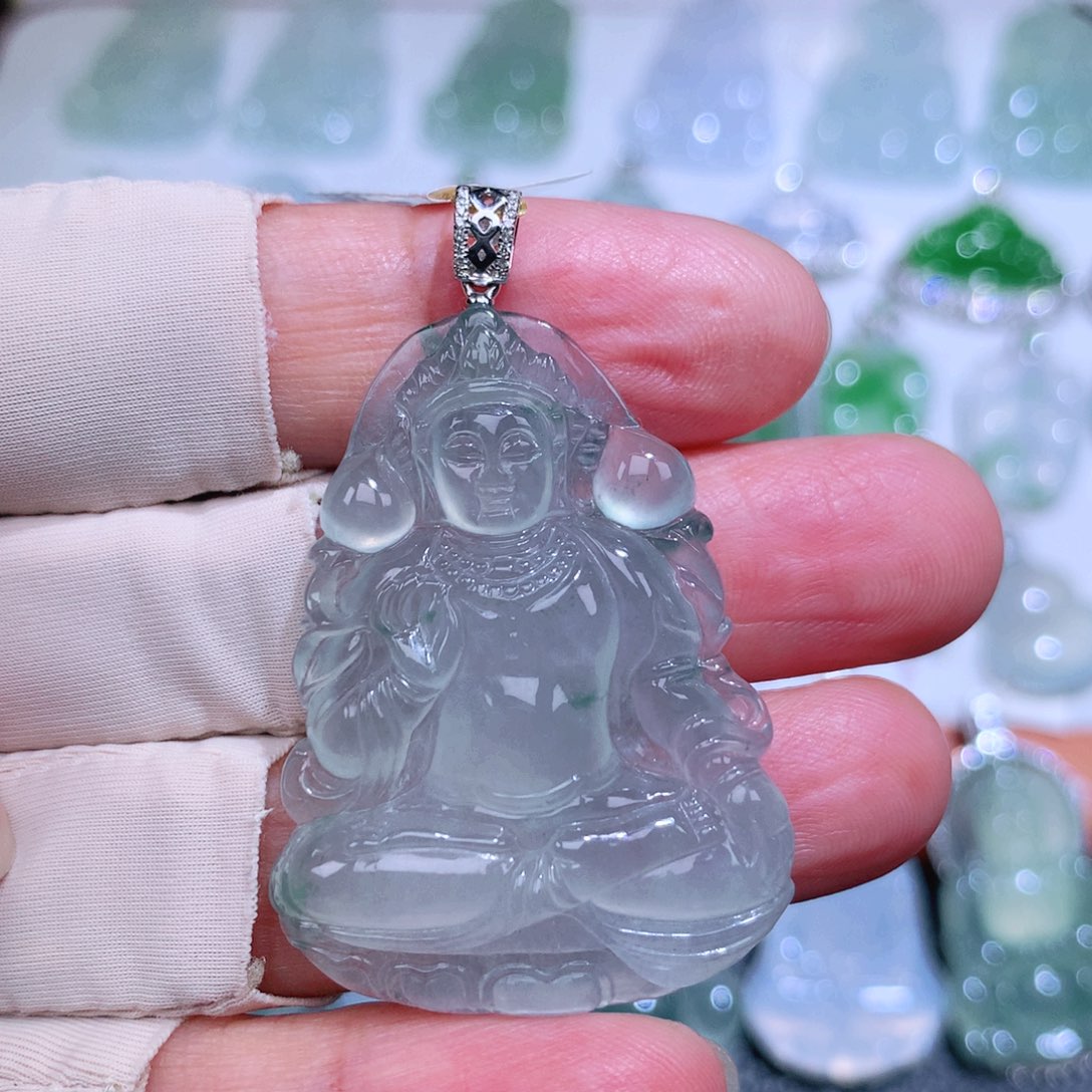 翡翠18K金镶嵌颈饰渡母