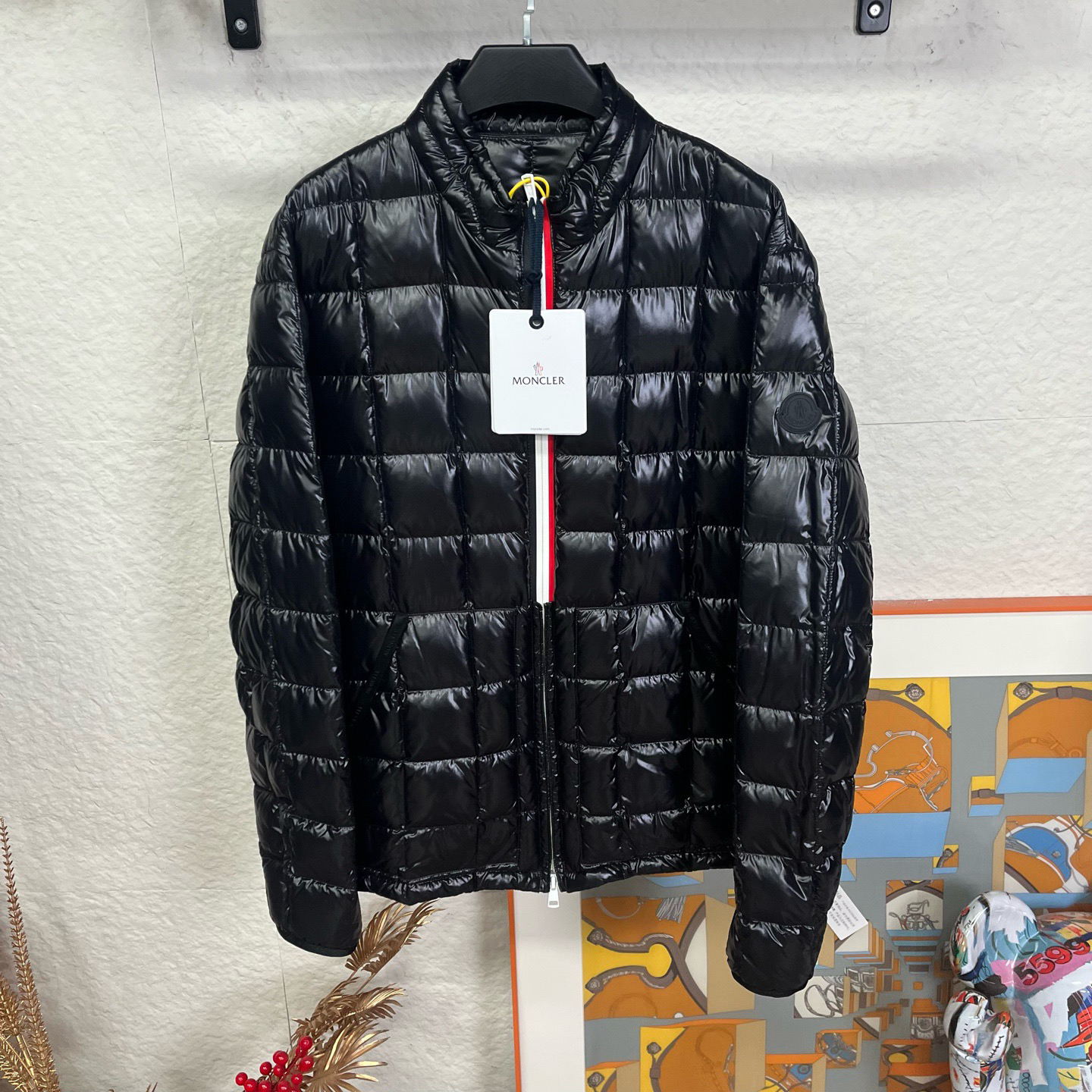 未使用 MONCLER 黑标亮面薄款羽绒服/4码/2512303