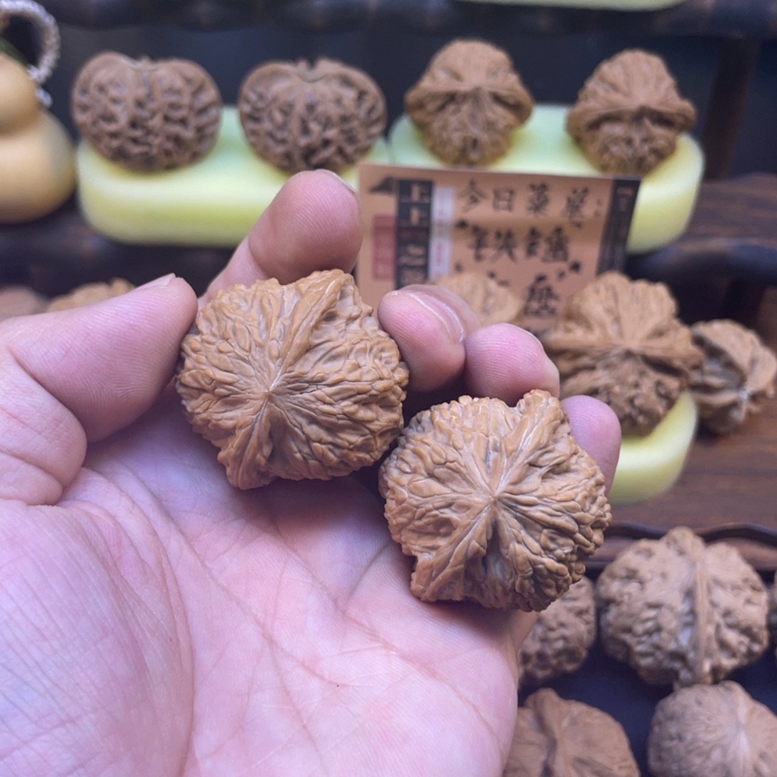 文玩核桃吊坠磨盘