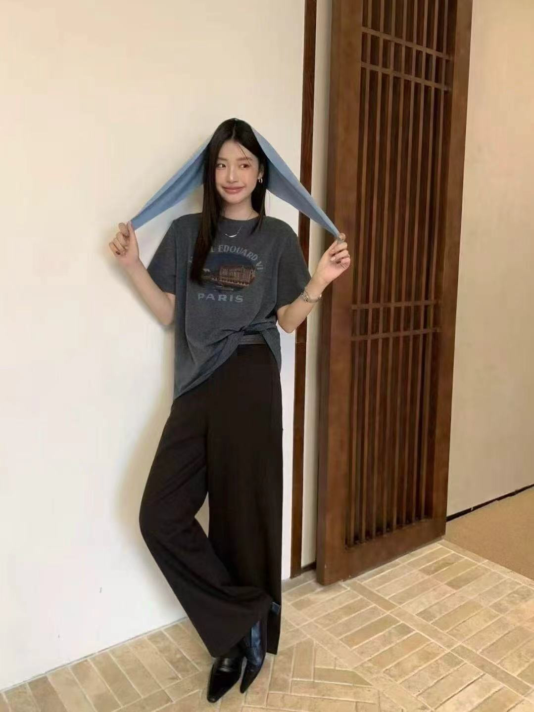 春秋磨毛短袖印花丹宁风纯色打底T恤圆领复古轻熟风黑色显瘦