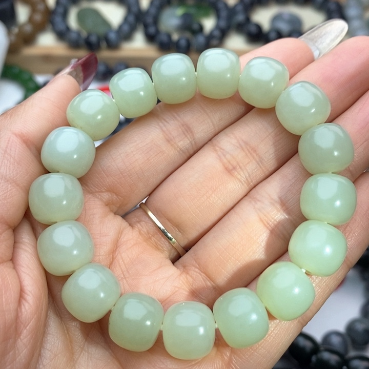 和田玉手串未镶嵌