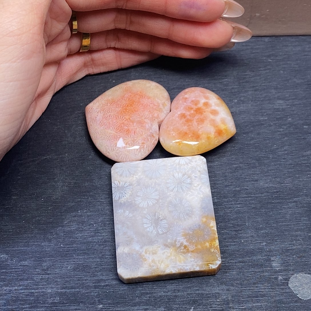 雨***叶硅化玉合金颈饰吊坠