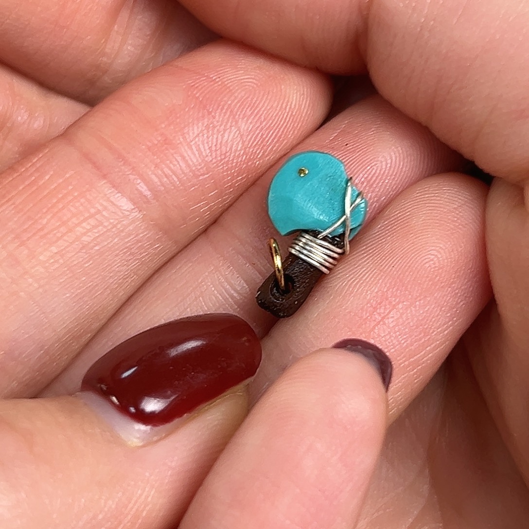 绿松石未镶嵌颈饰