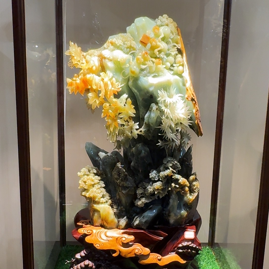 用***2岫玉未镶嵌花玉山水摆件