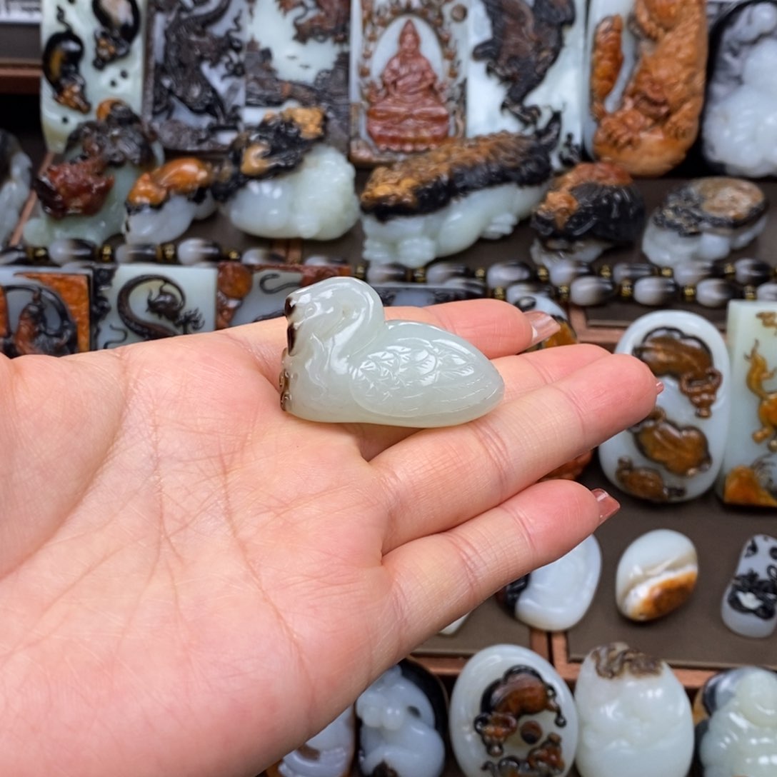 颈饰未镶嵌和田玉