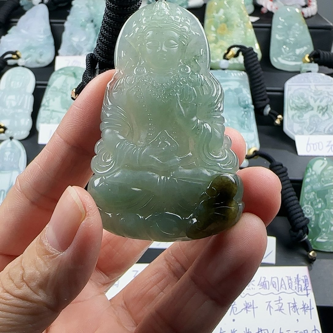 翡翠颈饰未镶嵌拜**比天然翡翠A货