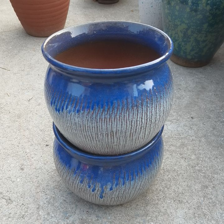 红陶口18高16瑕疵底两个