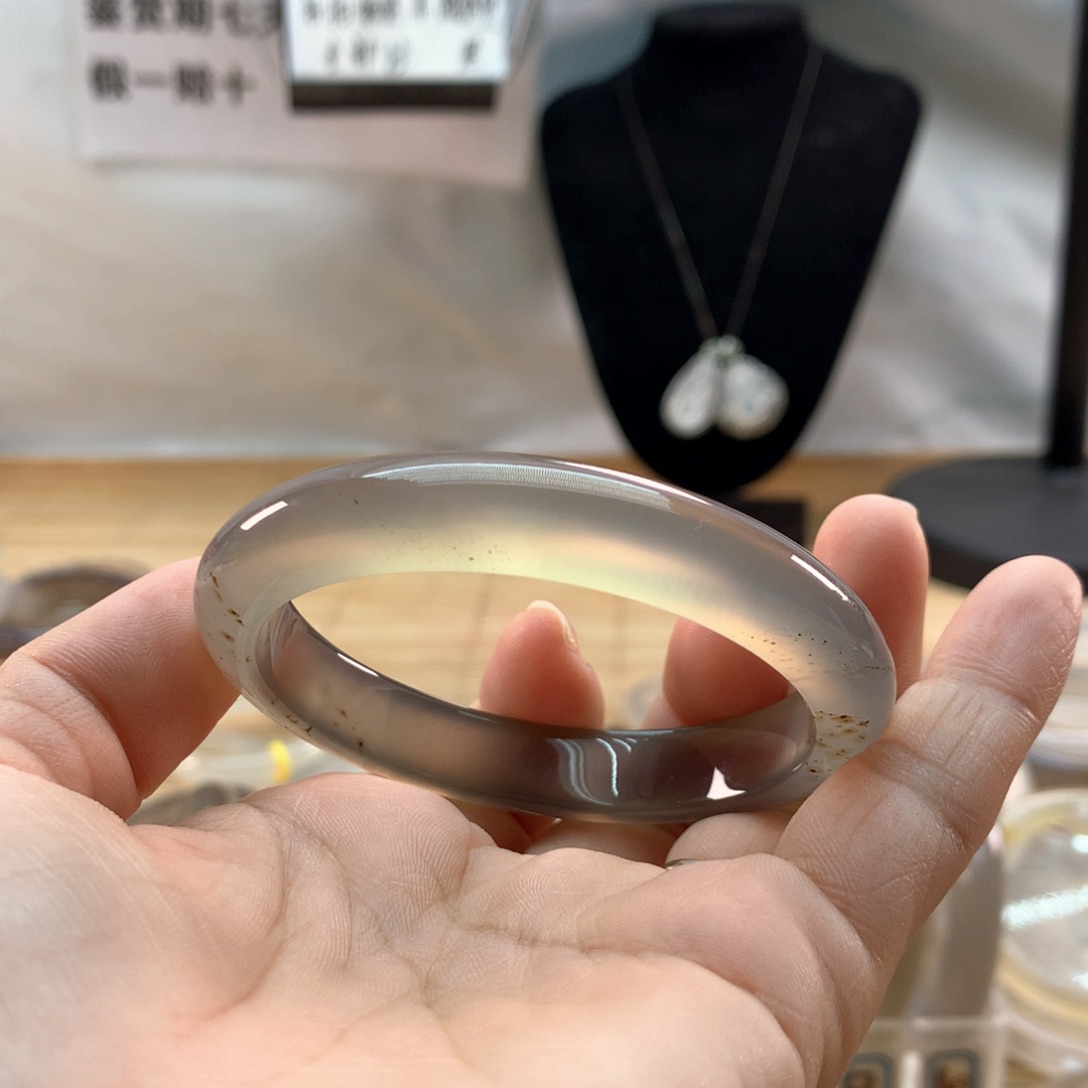 手镯玛瑙/玉髓未镶嵌