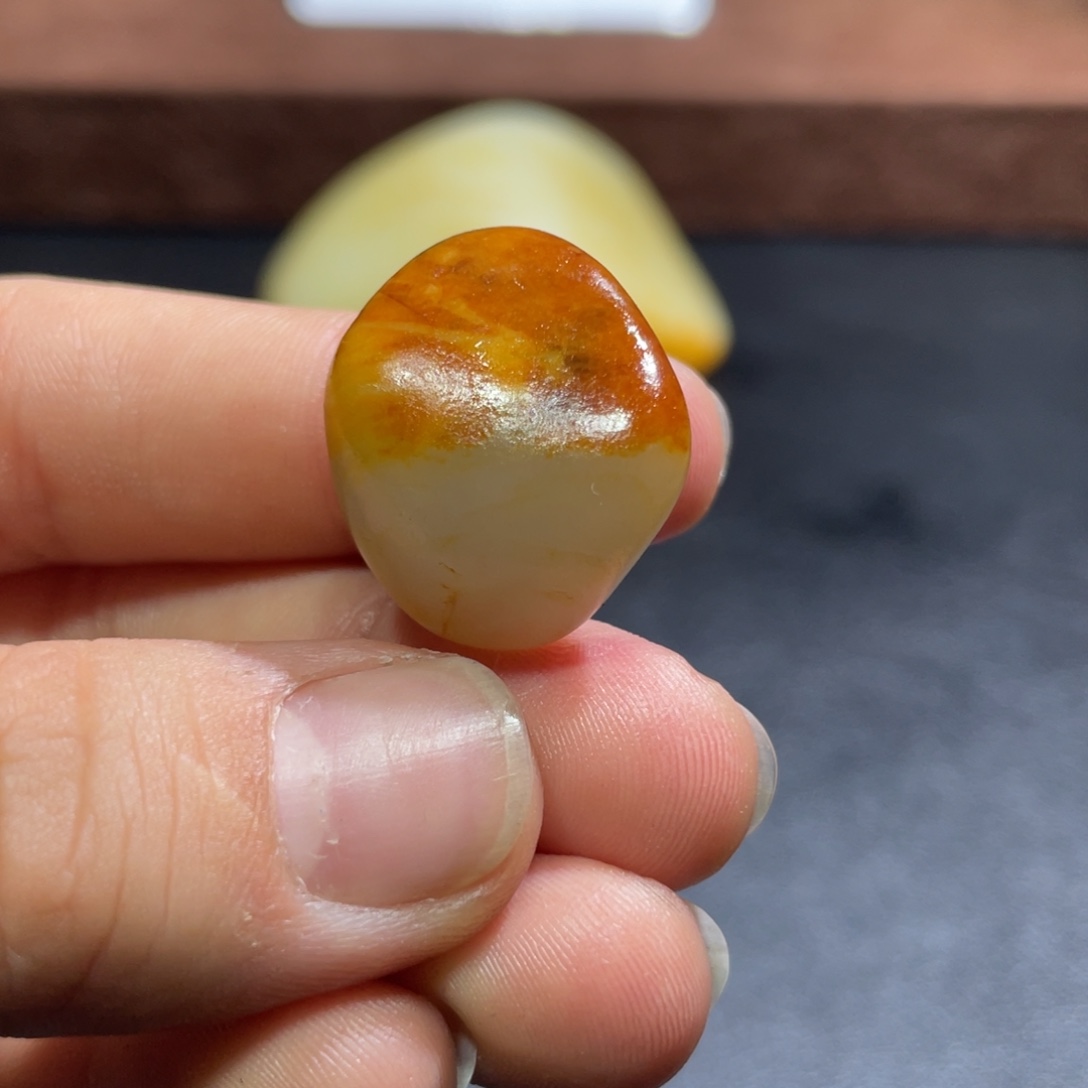 和田玉（糖玉）未镶嵌挂件8.8克