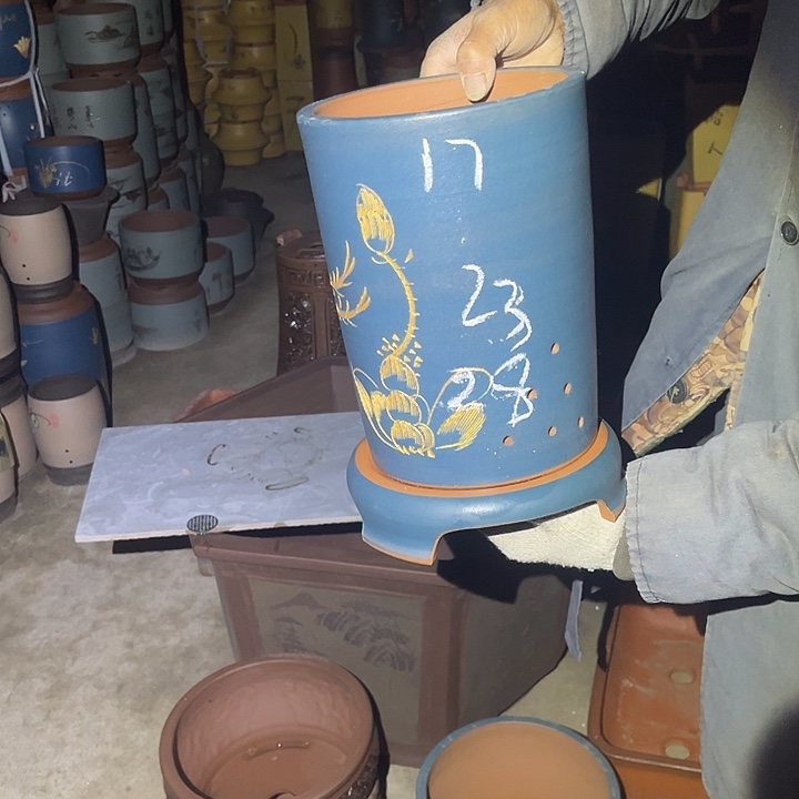 紫砂紫砂花盆和茶树精油