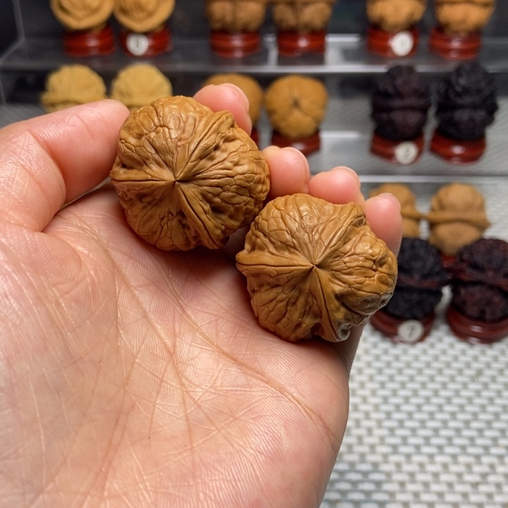 文玩核桃把件7聚宝三棱