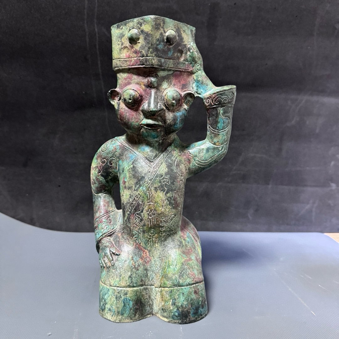 精美仿三星堆铜跪人，仿古青铜器摆件，纯铜摆件，博古架