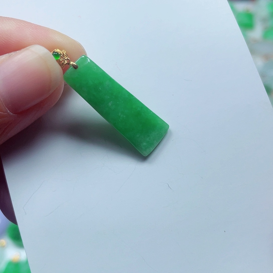 吊坠(不含链)18K金镶嵌翡翠