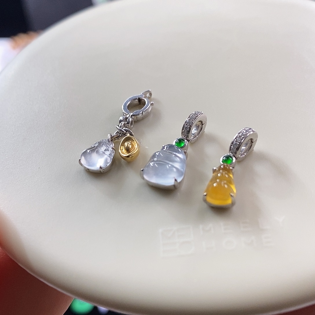 颈饰18K金镶嵌翡翠滴流每颗不同价