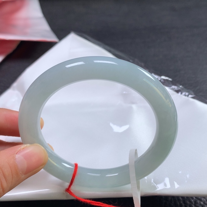 翡翠未镶嵌手镯（圆镯）58圈