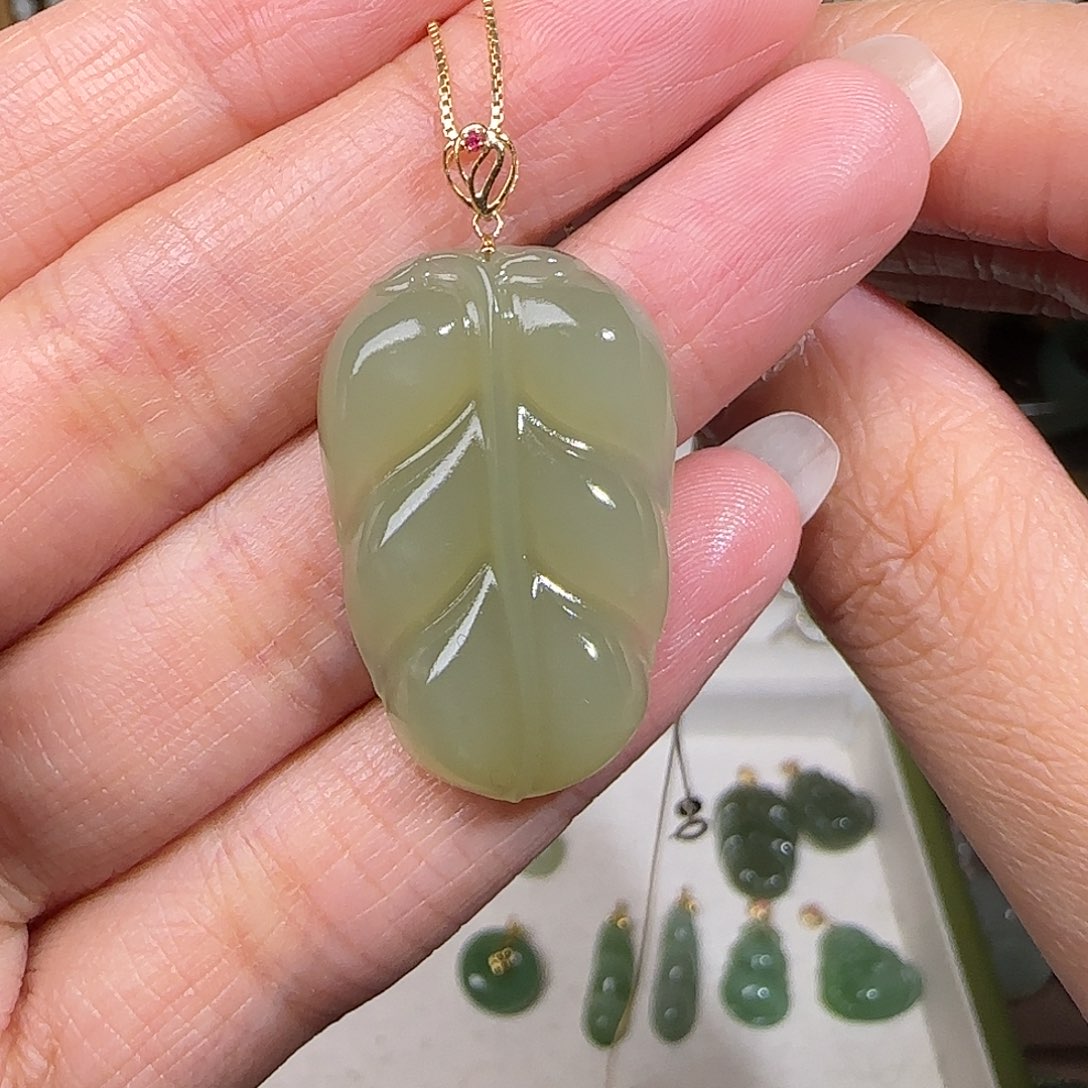 和田玉颈饰18K金镶嵌