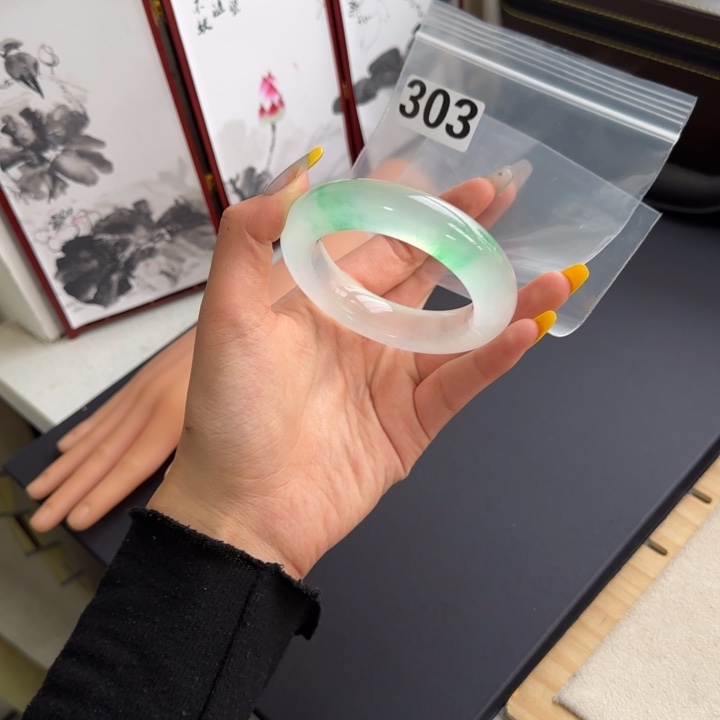 玉小**默时尚飘花手镯303