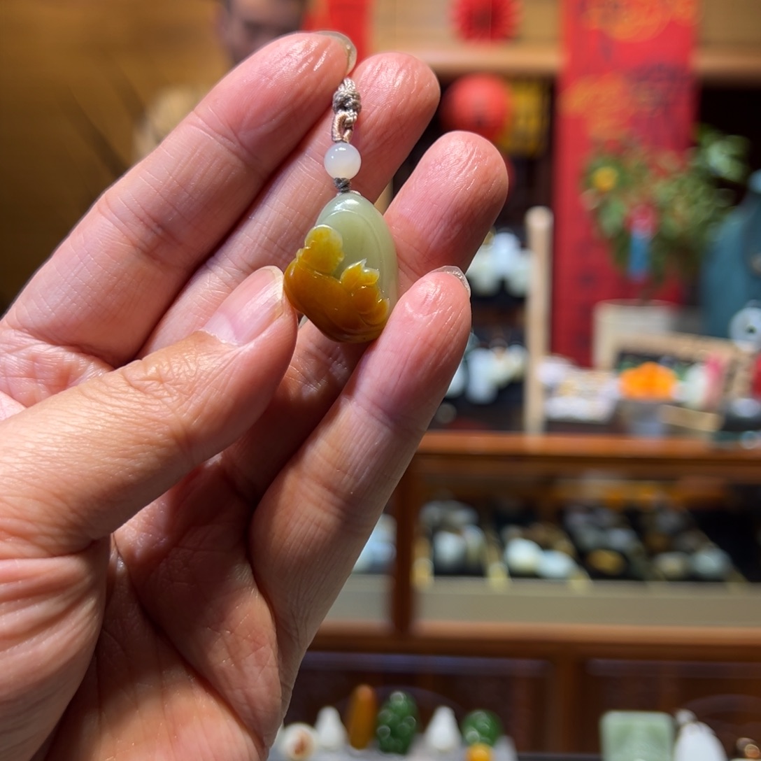 和田玉颈饰未镶嵌