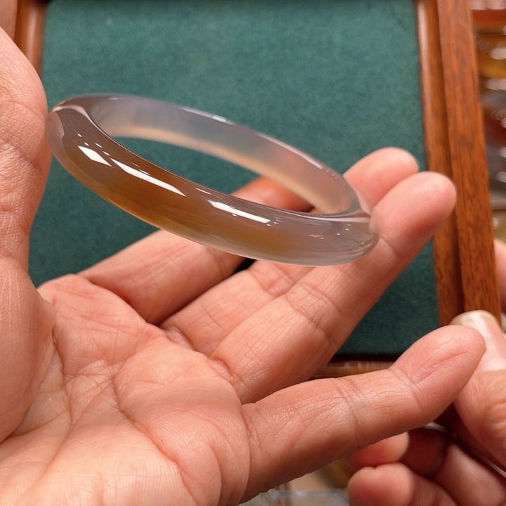 玛瑙/玉髓手镯未镶嵌