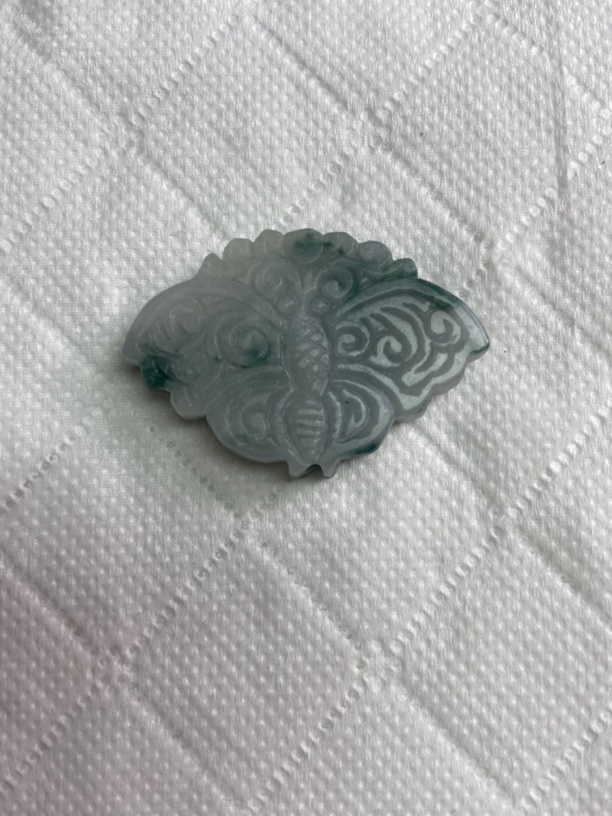 玉如军意翡翠珠宝