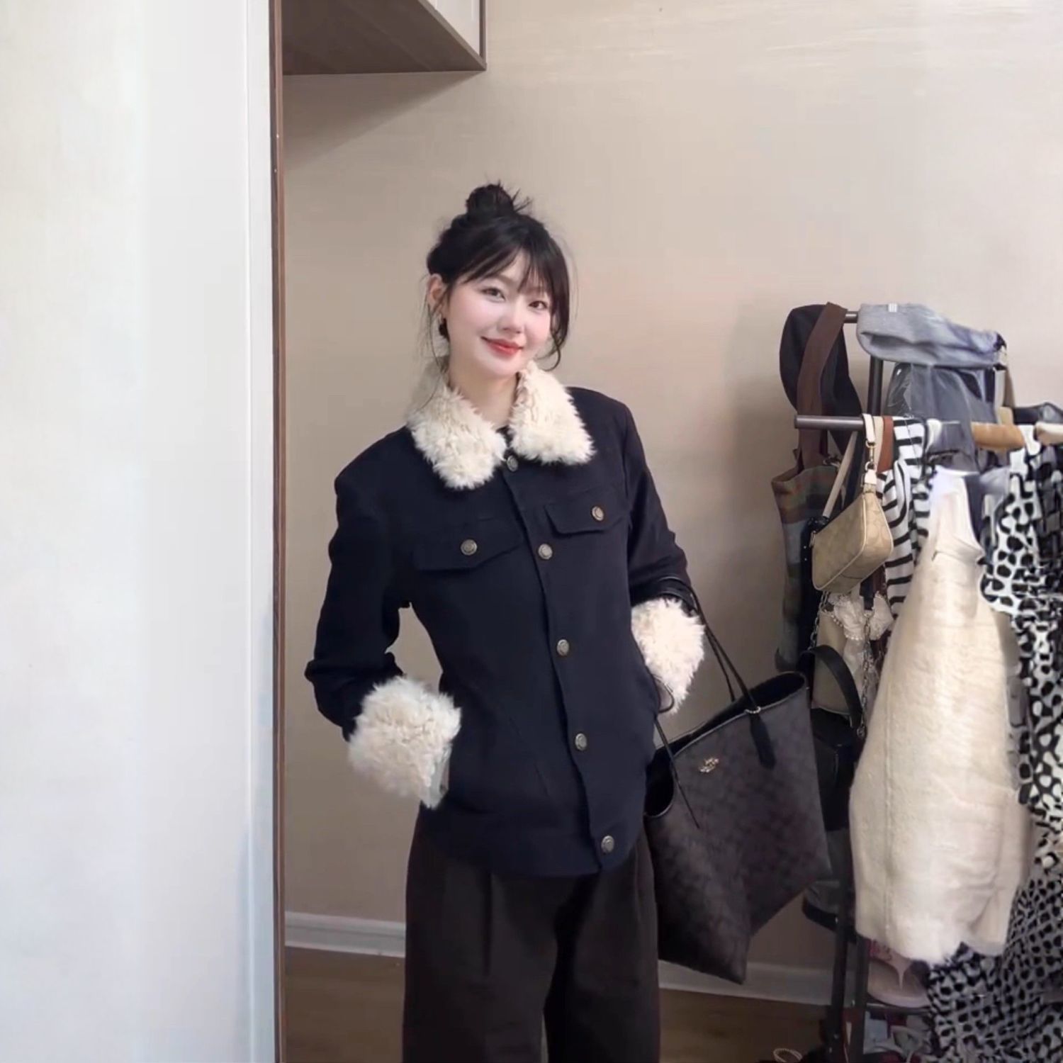 韩系复古藏蓝色拼接毛领棉服外套女2025秋冬季新款设计感短款上衣